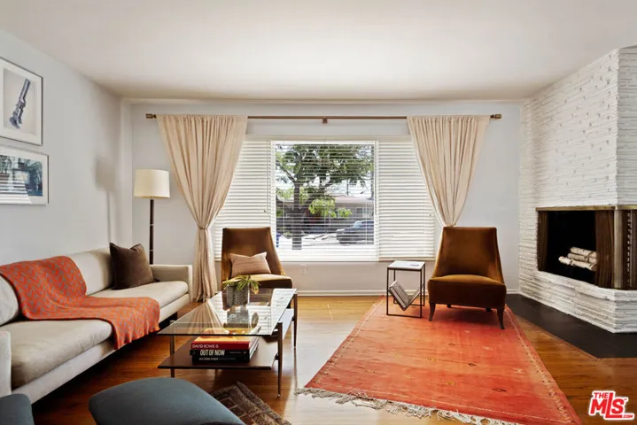 6237 Belmar Avenue, Tarzana, California 91335