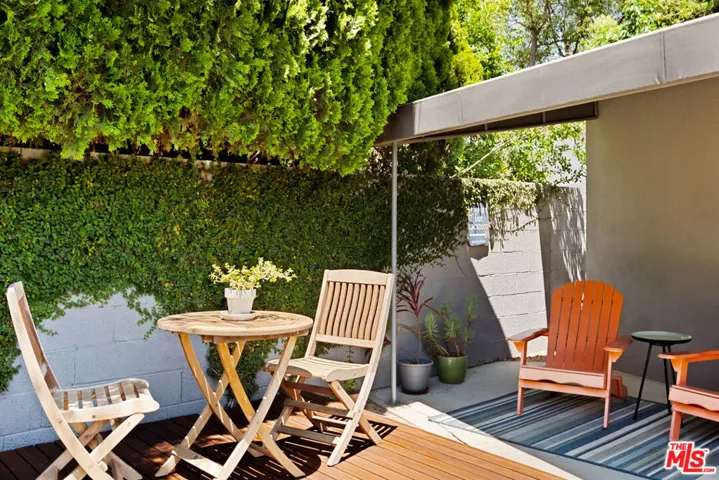 6237 Belmar Avenue, Tarzana, California 91335