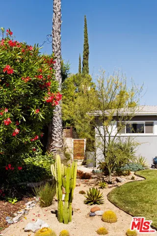6237 Belmar Avenue, Tarzana, California 91335