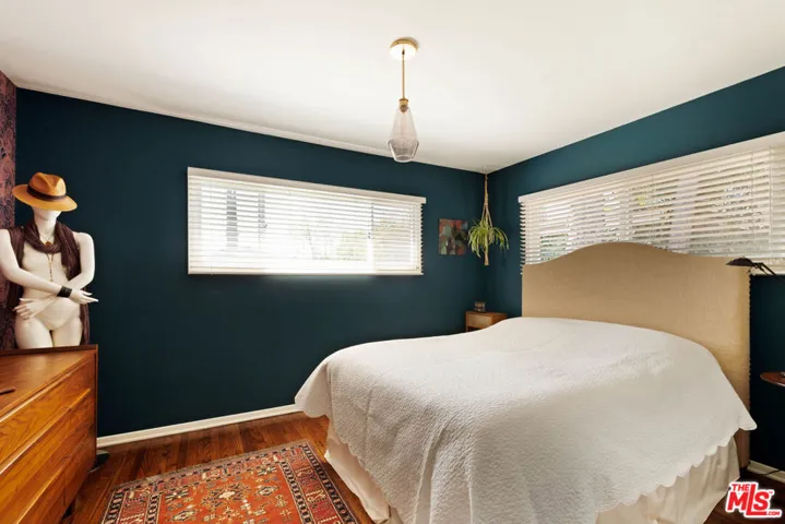 6237 Belmar Avenue, Tarzana, California 91335