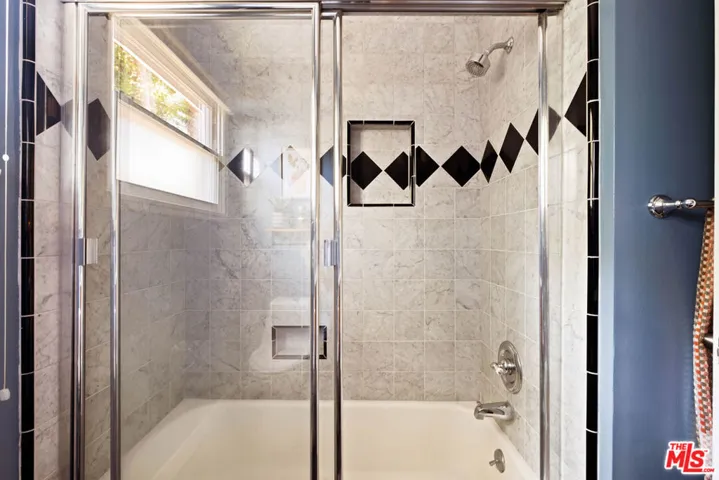6237 Belmar Avenue, Tarzana, California 91335