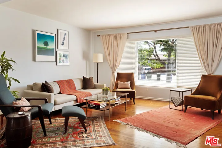 6237 Belmar Avenue, Tarzana, California 91335