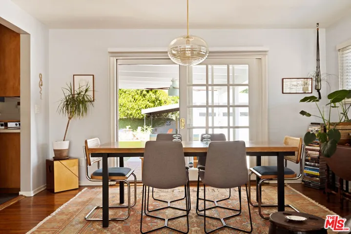 6237 Belmar Avenue, Tarzana, California 91335