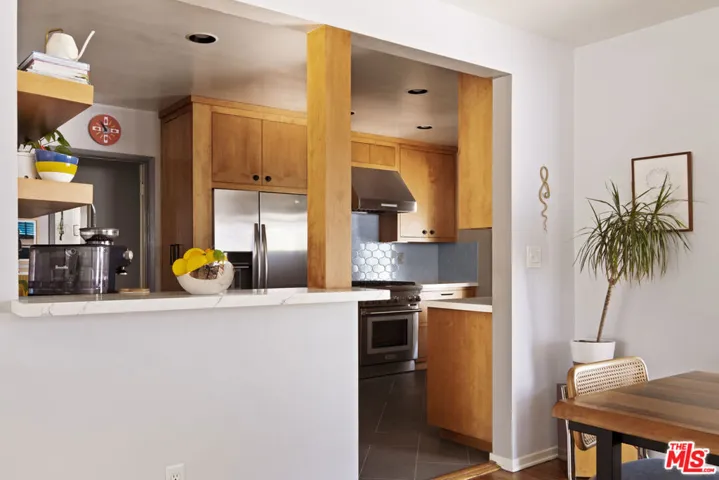 6237 Belmar Avenue, Tarzana, California 91335