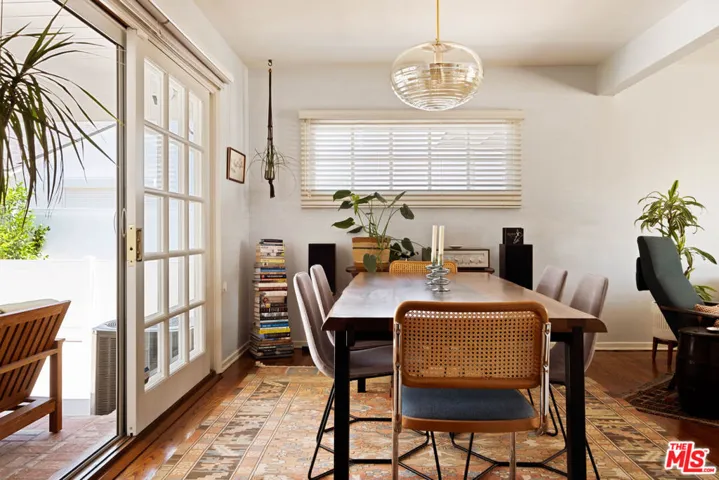 6237 Belmar Avenue, Tarzana, California 91335