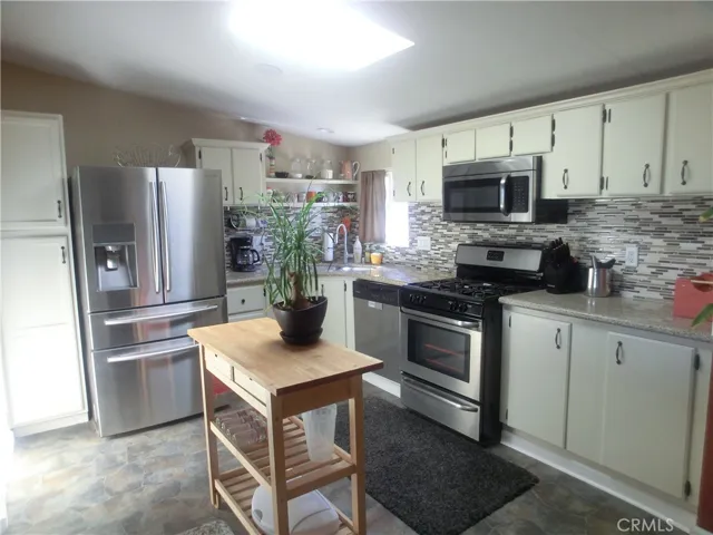 9282 Caughlin, Phelan, California 92371