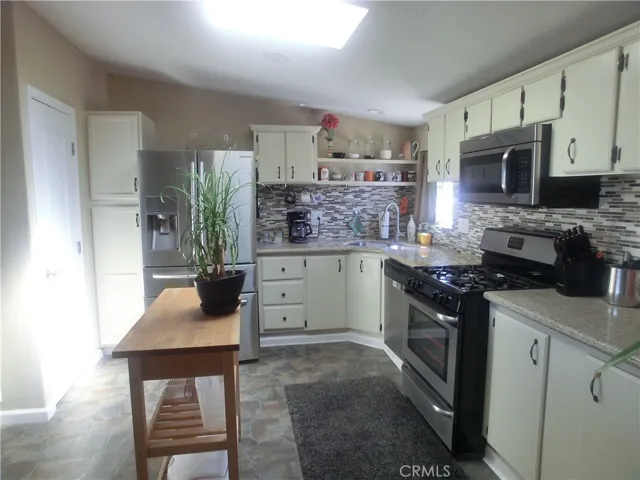 9282 Caughlin, Phelan, California 92371