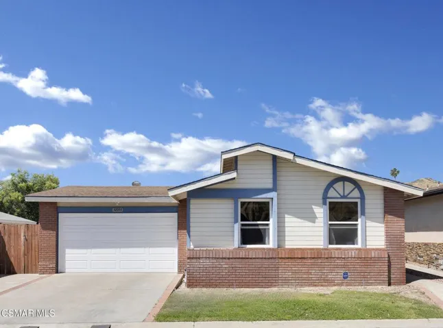 32055 Emerald Ln, Castaic - front