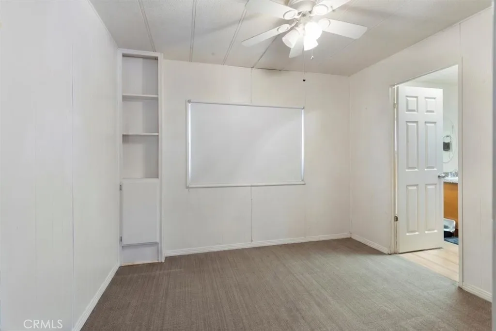 Bonus Room or Office Space
