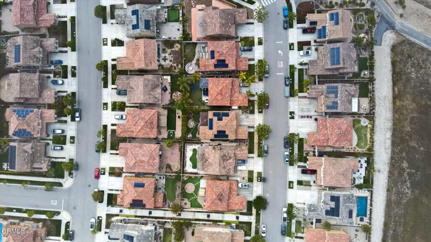 64-web-or-mls-UpmarketMedia-672Xan-Aer-0