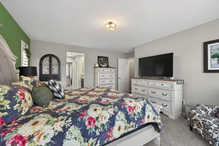 44-web-or-mls-UpmarketMedia-672Xan-130