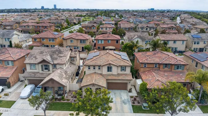 55-web-or-mls-UpmarketMedia-672Xan-Aer-0
