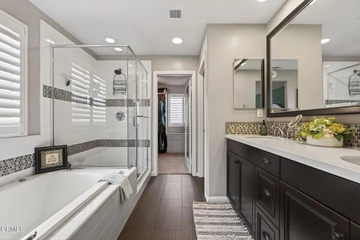 45-web-or-mls-UpmarketMedia-672Xan-133