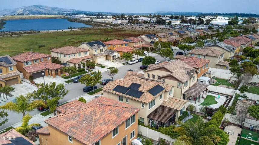 58-web-or-mls-UpmarketMedia-672Xan-Aer-0