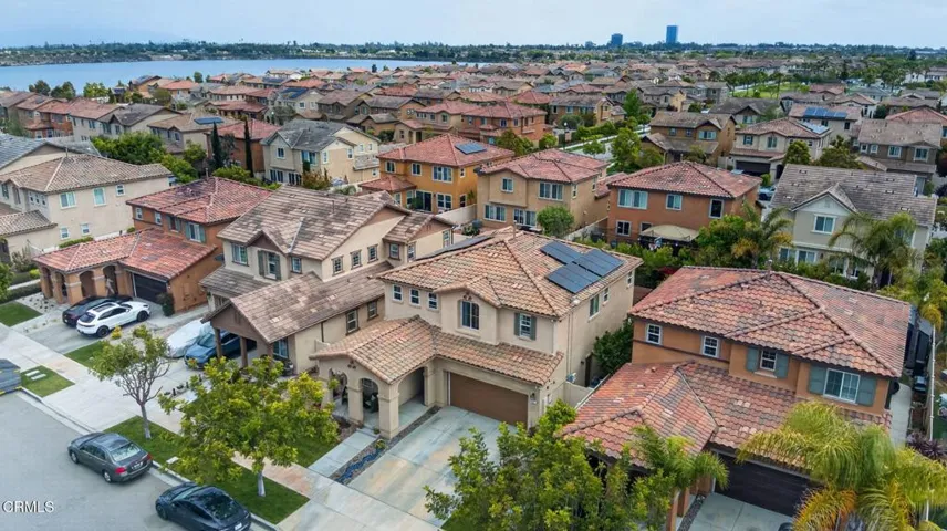 56-web-or-mls-UpmarketMedia-672Xan-Aer-0