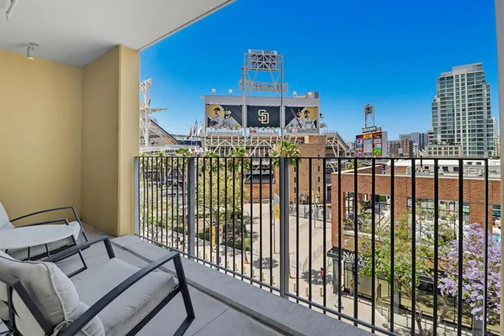 321 10th 512, San Diego, California 92101