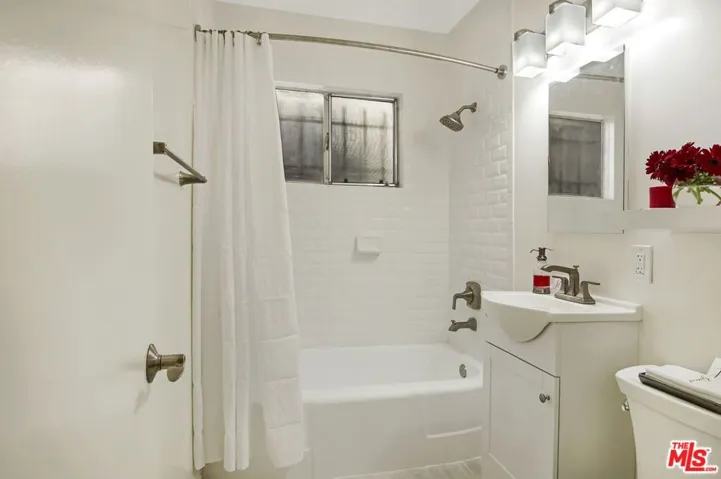 4058 Full Bath-Shower over Tub