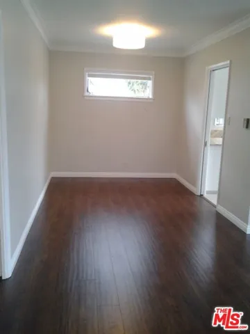 4060 Dining Area B4 Occupant