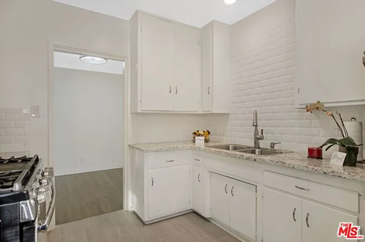 4058 Kitchen into Dining Area