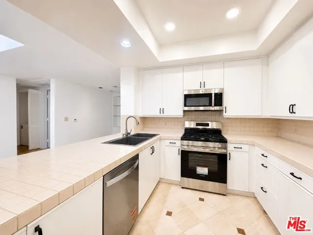235 S Tower Drive 102, Beverly Hills, California 90211