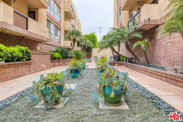 235 S Tower Drive 102, Beverly Hills, California 90211
