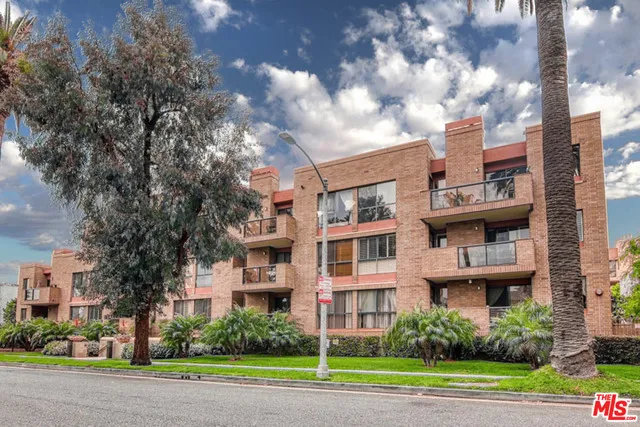 235 S Tower Drive 102, Beverly Hills, California 90211
