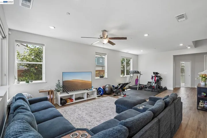 4013 Mirecourt Cir, Rancho Cordova, California 95742