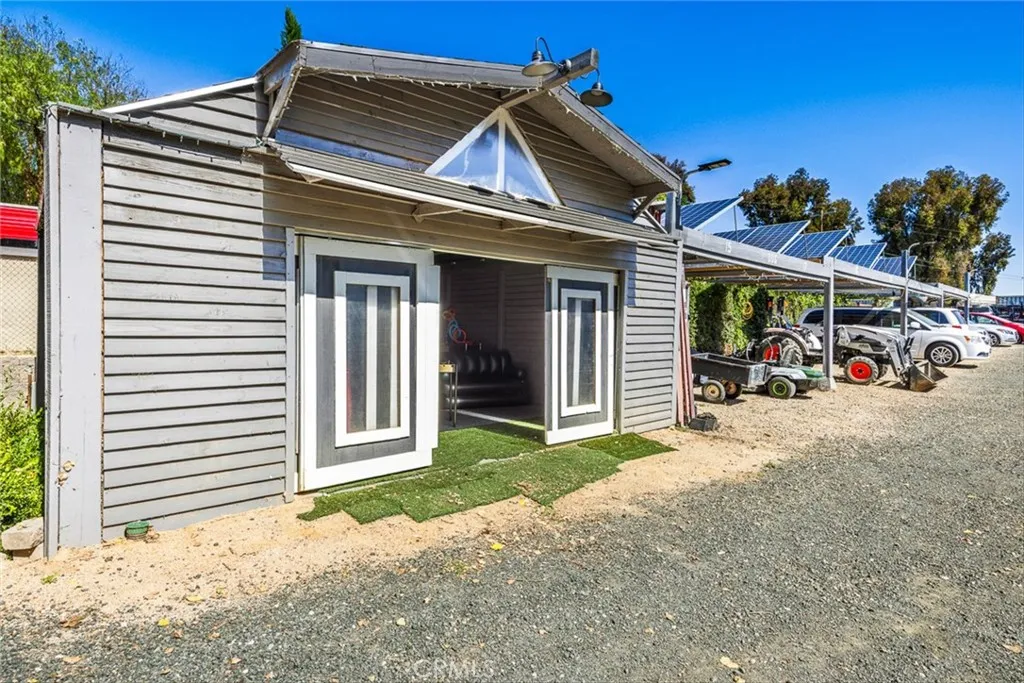 Bonus Outbuilding