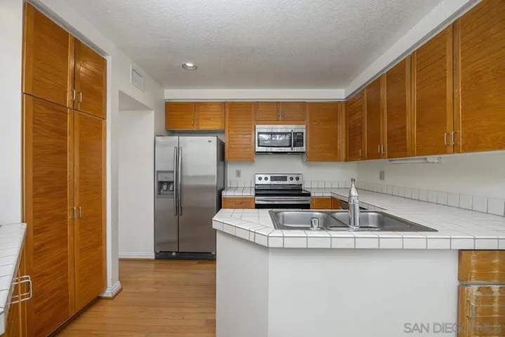 6448 Caminito Listo, San Diego, California 92111