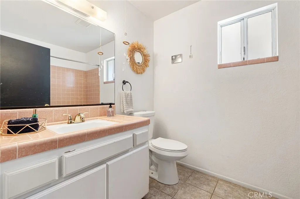 2nd Bathroom