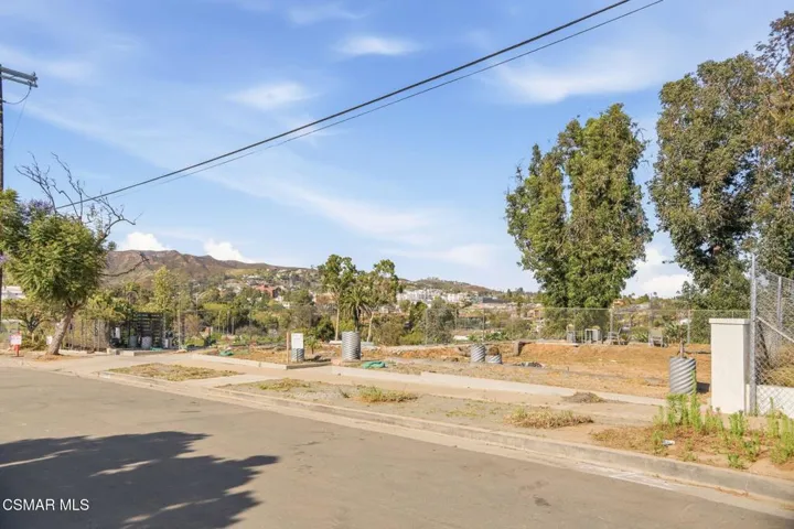3-web-or-mls-558 Erskine Dr3