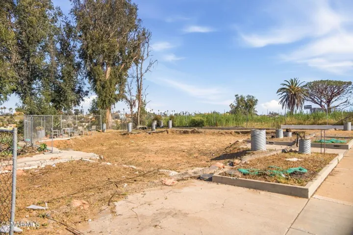 5-web-or-mls-558 Erskine Dr5