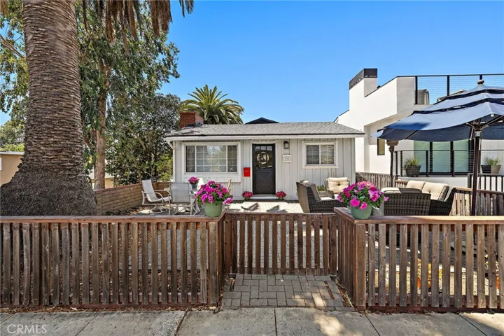 Spacious front courtyard with room for hosting family and friends