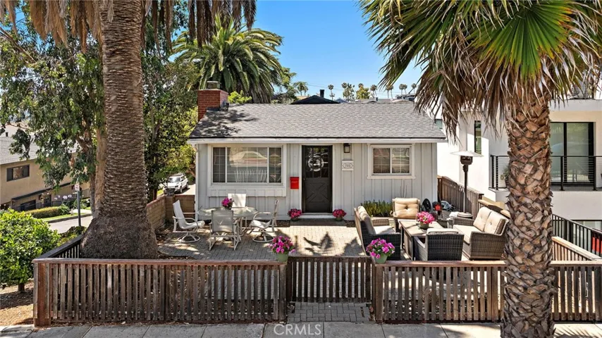 Charming Beach Bungalow DUPLEX