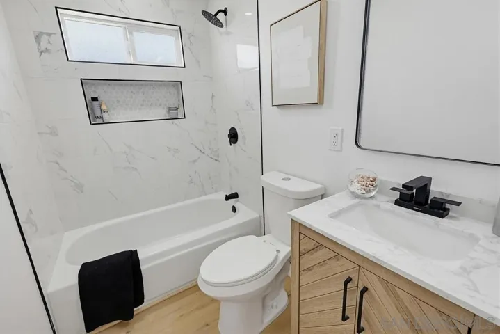 569 Gold Dr., Oceanside, California 92057