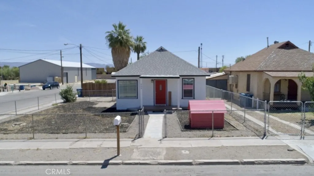 503 Palm, Needles, California 92363 — photo 4