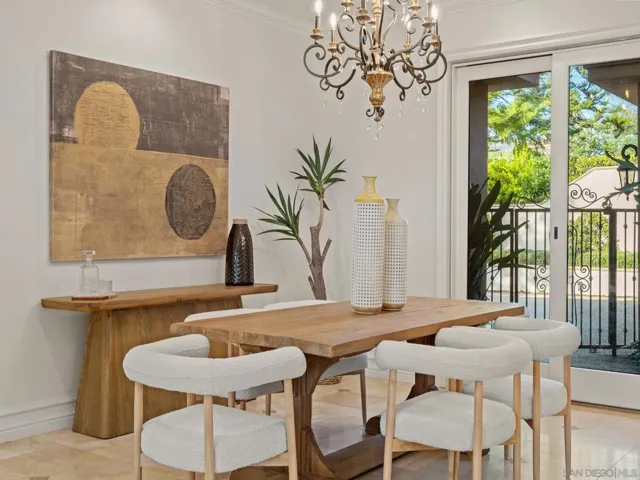 Convenient formal dining room off courtyard entry