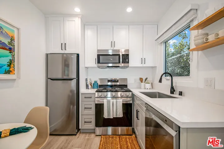 1217 9th Street, Santa Monica, California 90401 — photo 4