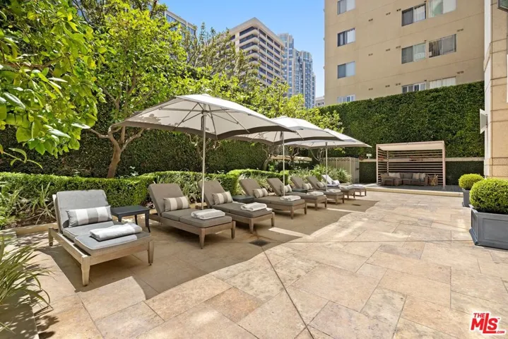 10727 Wilshire Boulevard 1001, Los Angeles, California 90024