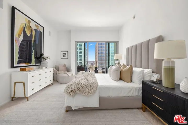 10727 Wilshire Boulevard 1001, Los Angeles, California 90024