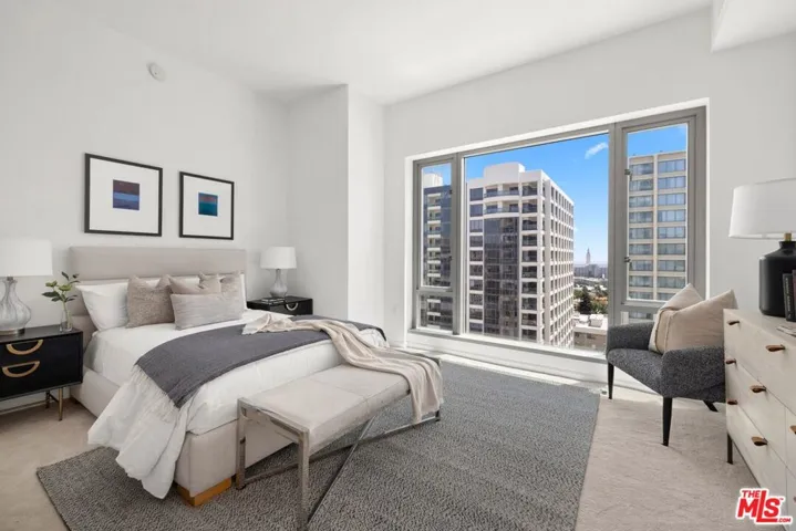 10727 Wilshire Boulevard 1001, Los Angeles, California 90024