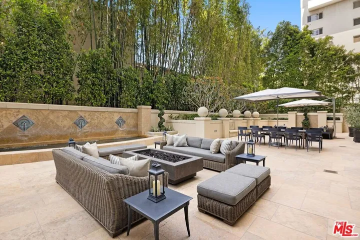 10727 Wilshire Boulevard 1001, Los Angeles, California 90024