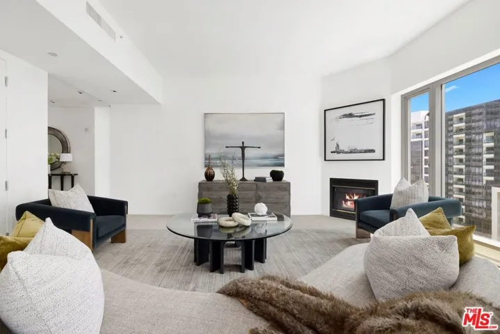 10727 Wilshire Boulevard 1001, Los Angeles, California 90024