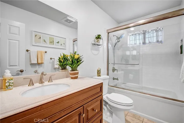 Guest full bath