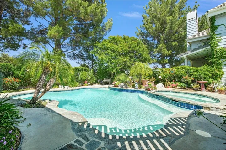Pool & Spa