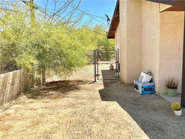 73624 Sunnyvale, 29 Palms, California 92277