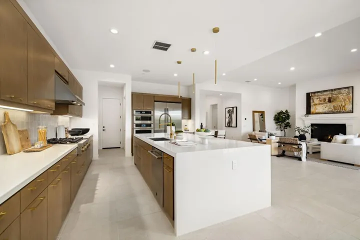 80404 Old Ranch Trail