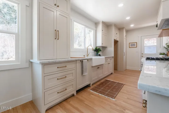 5-20-26 1838 Kilbourn St-013