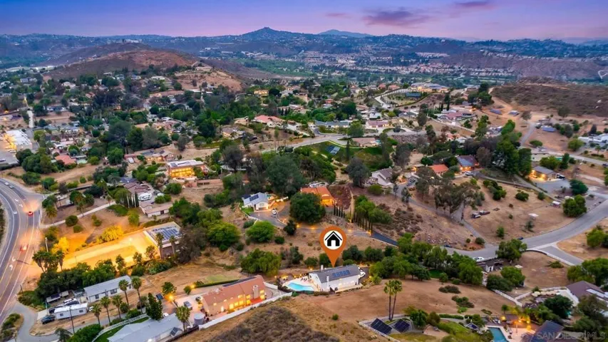 https://zimg.paragon.ice.com/ParagonImages/Property/PA/SDMLS/260012511/5/3072/2304/36734ee9773f35a40adea49460279562/3/2a155cd9843bdc9e75605bc5b85e911c/260012511-8f8cde64-6546-481b-8f98-e3dc7ebee9db.JPG