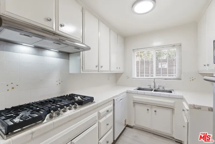 2332 S Beverly Glen Boulevard 3, Los Angeles, California 90064